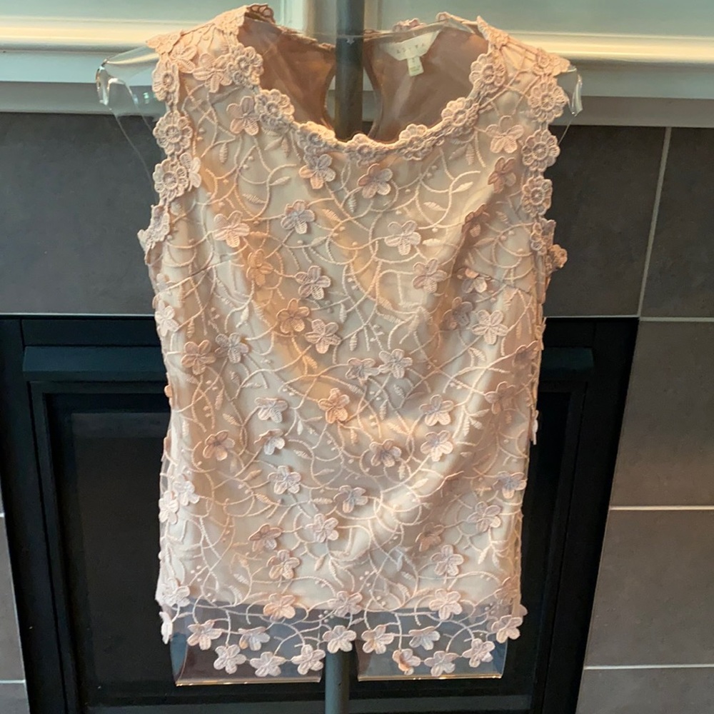 Sleeveless blouse